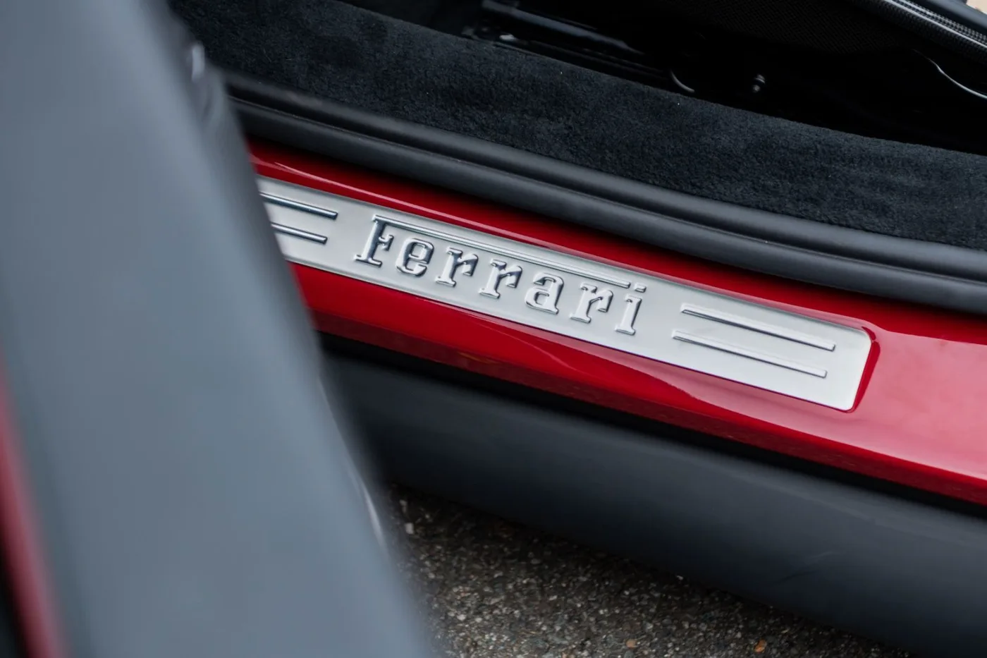 2025 Ferrari 296 GTS angeboten von einem Supersportwagenhändler in Gronau, Deutschland, Foto 22 von 25
