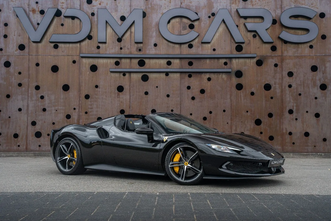 2025 Ferrari 296 GTS angeboten von einem Supersportwagenhändler in Gronau, Deutschland, Foto 3 von 25