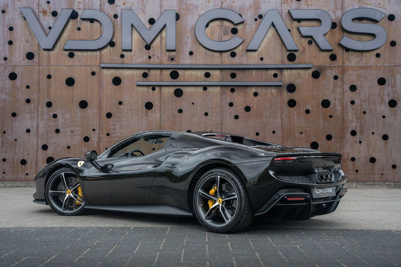 2025 Ferrari 296 GTS angeboten von einem Supersportwagenhändler in Gronau, Deutschland, Foto 4 von 25