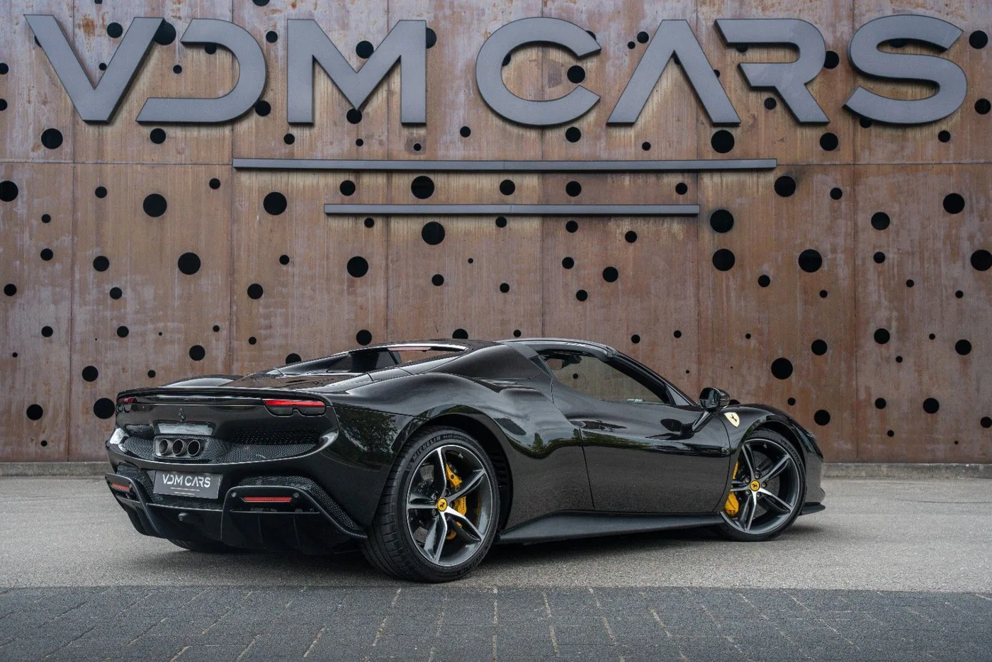 2025 Ferrari 296 GTS angeboten von einem Supersportwagenhändler in Gronau, Deutschland, Foto 6 von 25