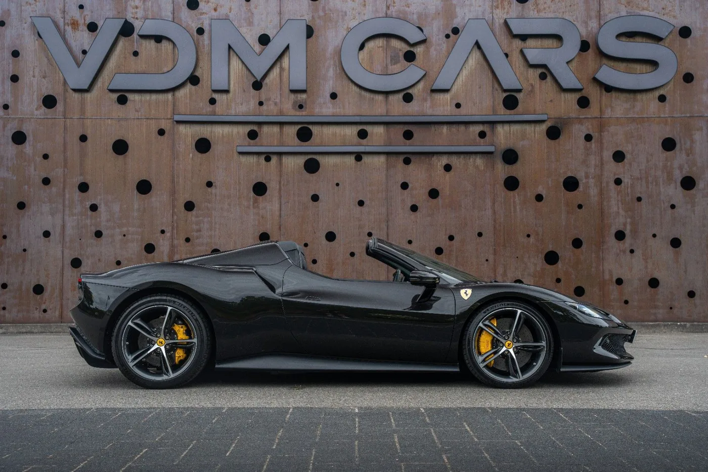 2025 Ferrari 296 GTS angeboten von einem Supersportwagenhändler in Gronau, Deutschland, Foto 7 von 25