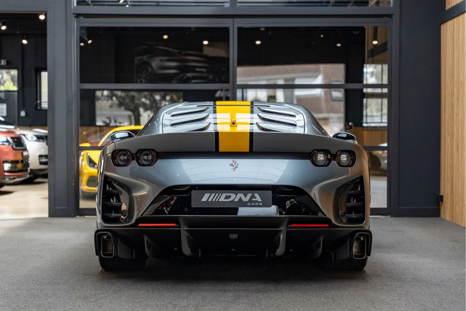 2025 Ferrari 812 Competizione, 4/30