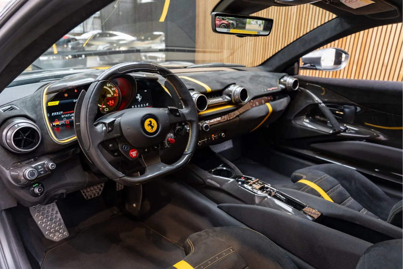 2025 Ferrari 812 Competizione, 6/30