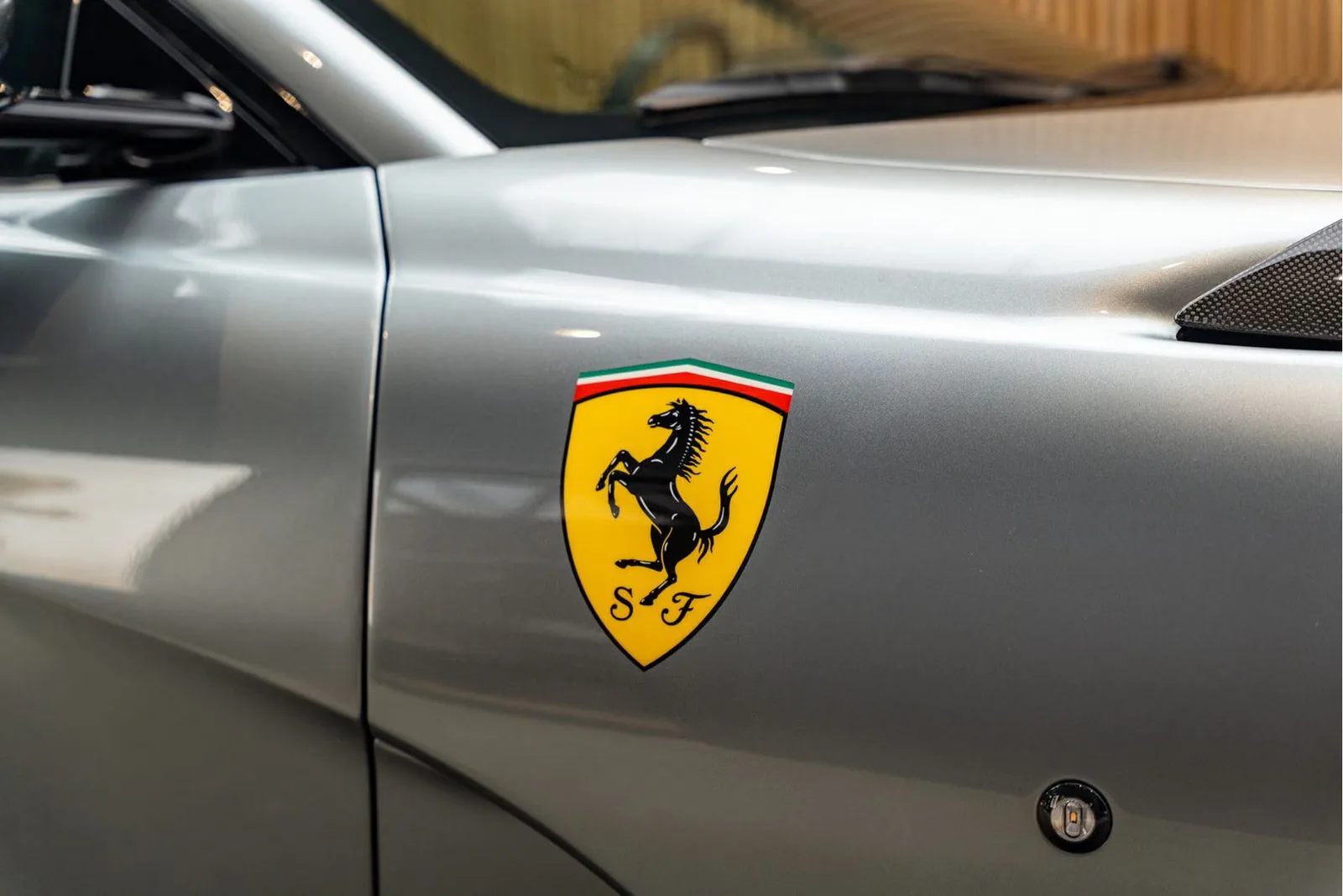 2025 Ferrari 812 Competizione, 20/30