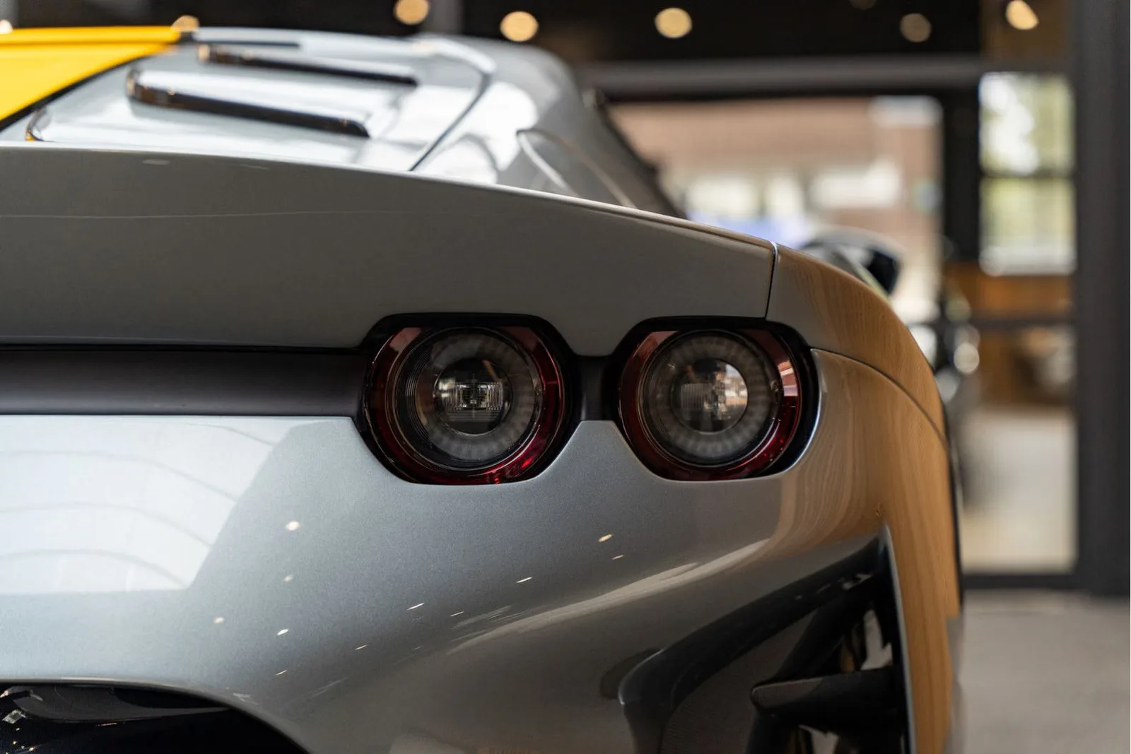 2025 Ferrari 812 Competizione, 26/30