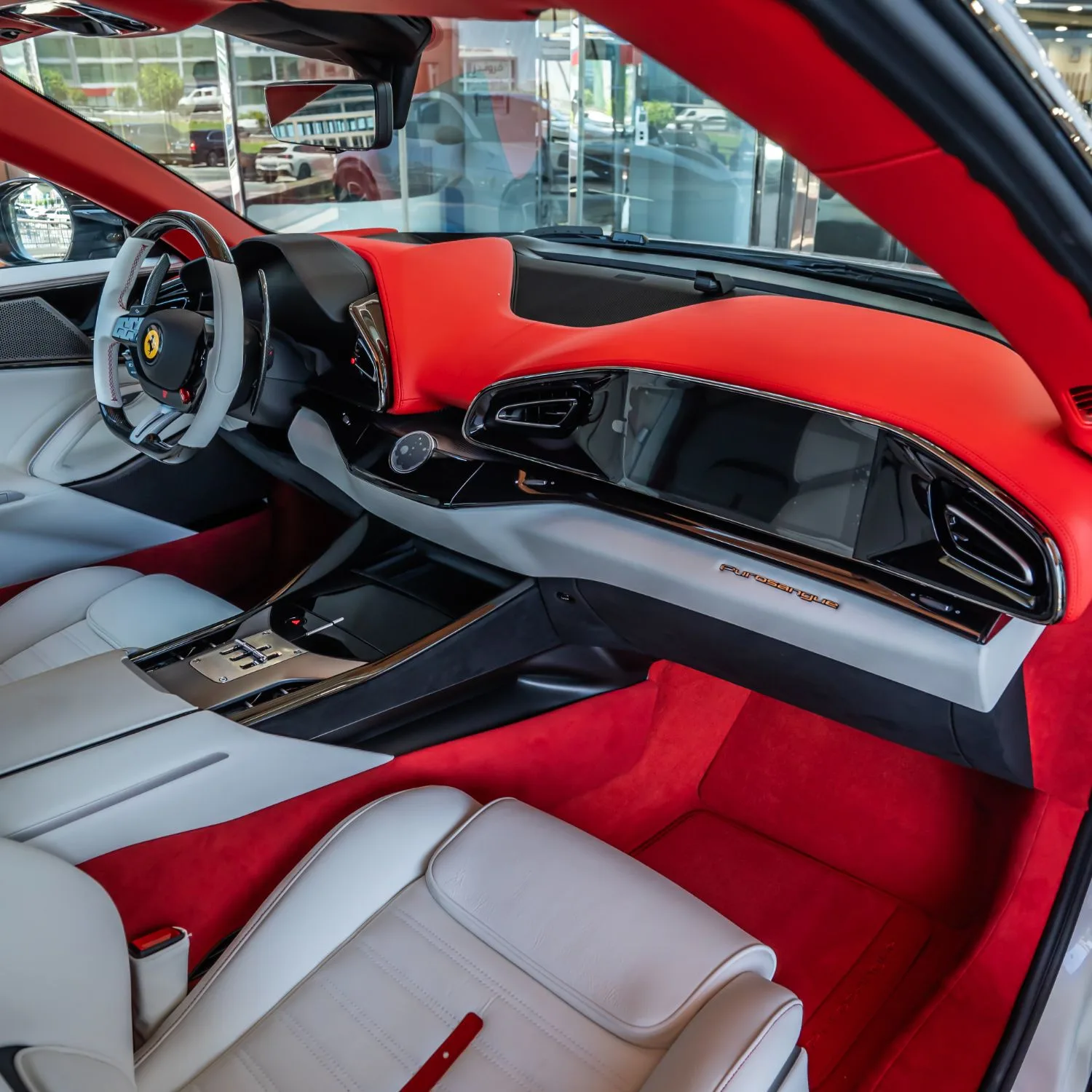 2025 Ferrari Purosangue angeboten von einem Fachhändler in Dubai, Vereinigte Arabische Emirate, Foto 13 von 21
