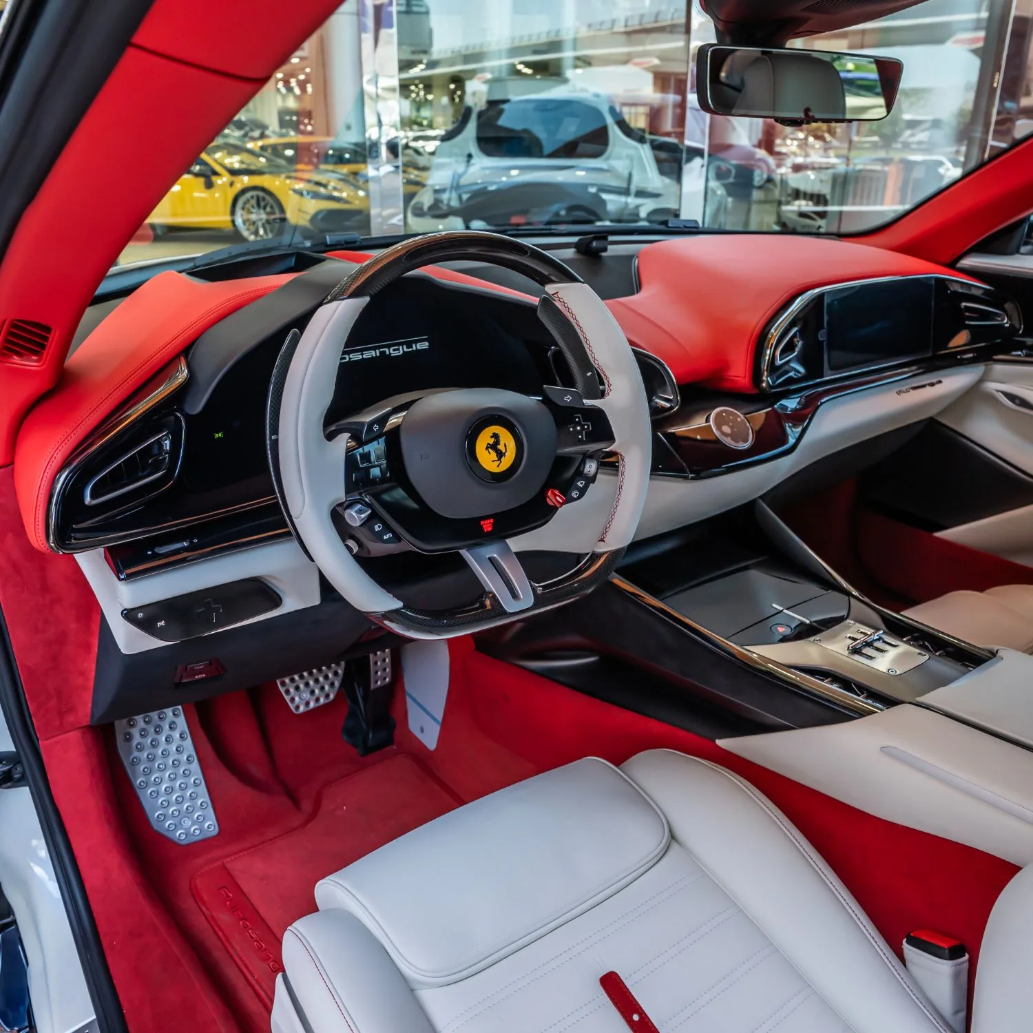 2025 Ferrari Purosangue angeboten von einem Fachhändler in Dubai, Vereinigte Arabische Emirate, Foto 15 von 21