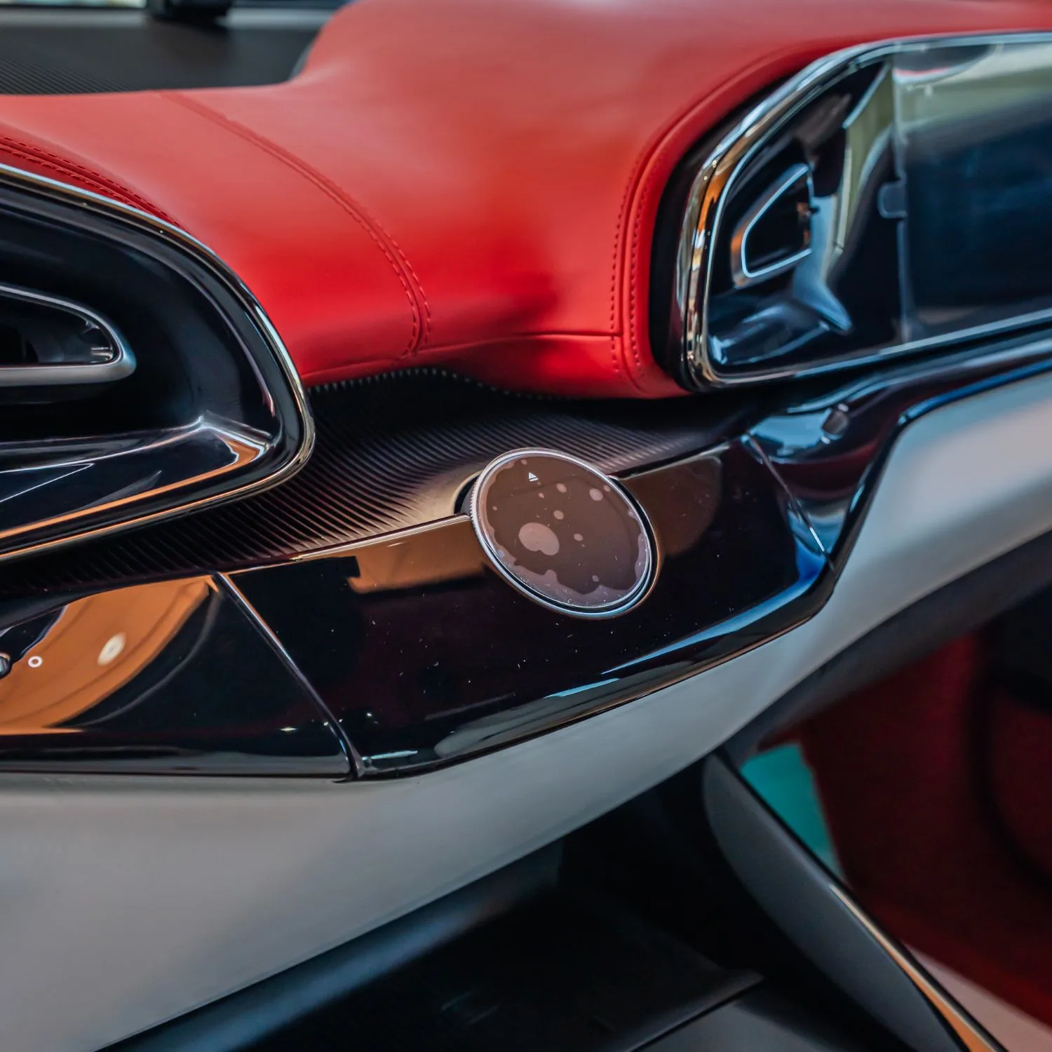 2025 Ferrari Purosangue angeboten von einem Fachhändler in Dubai, Vereinigte Arabische Emirate, Foto 18 von 21