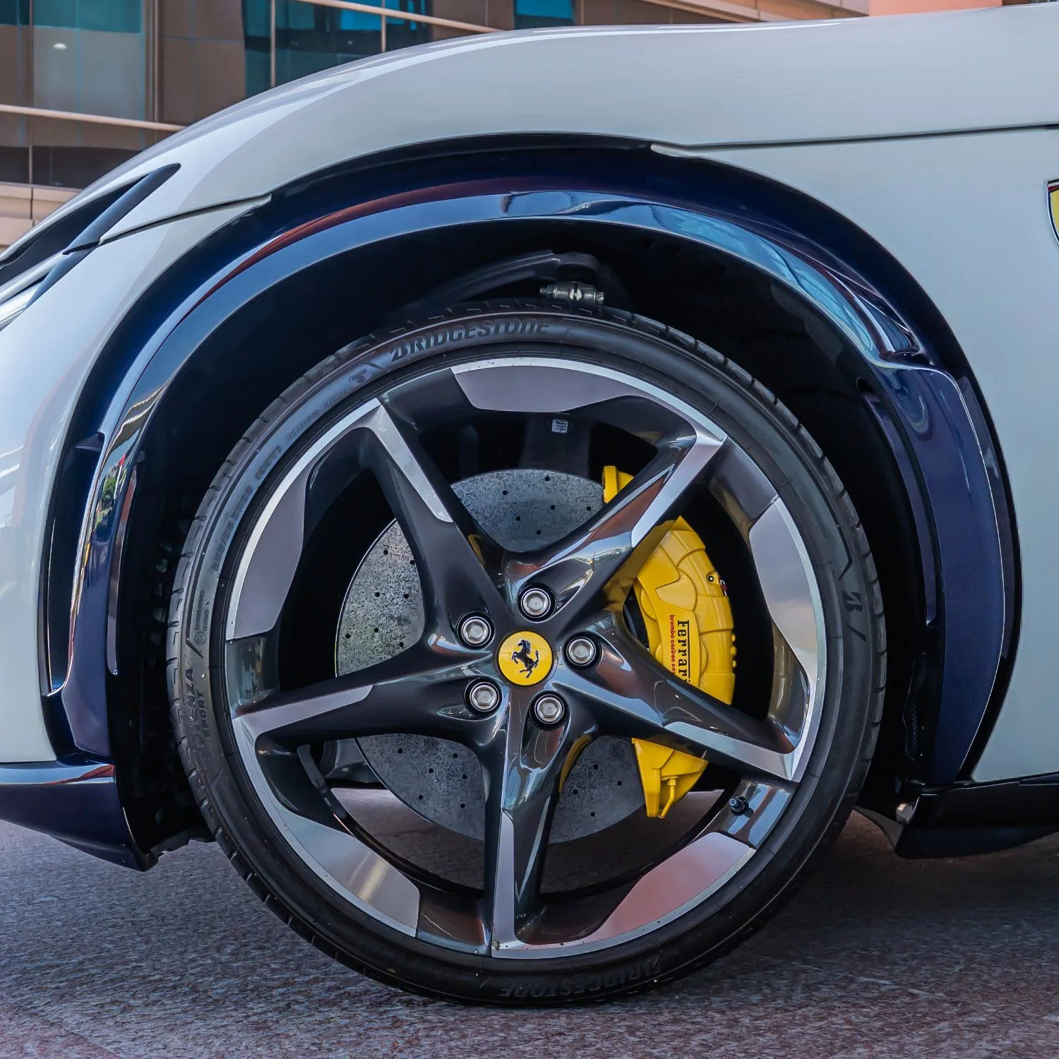 2025 Ferrari Purosangue angeboten von einem Fachhändler in Dubai, Vereinigte Arabische Emirate, Foto 20 von 21