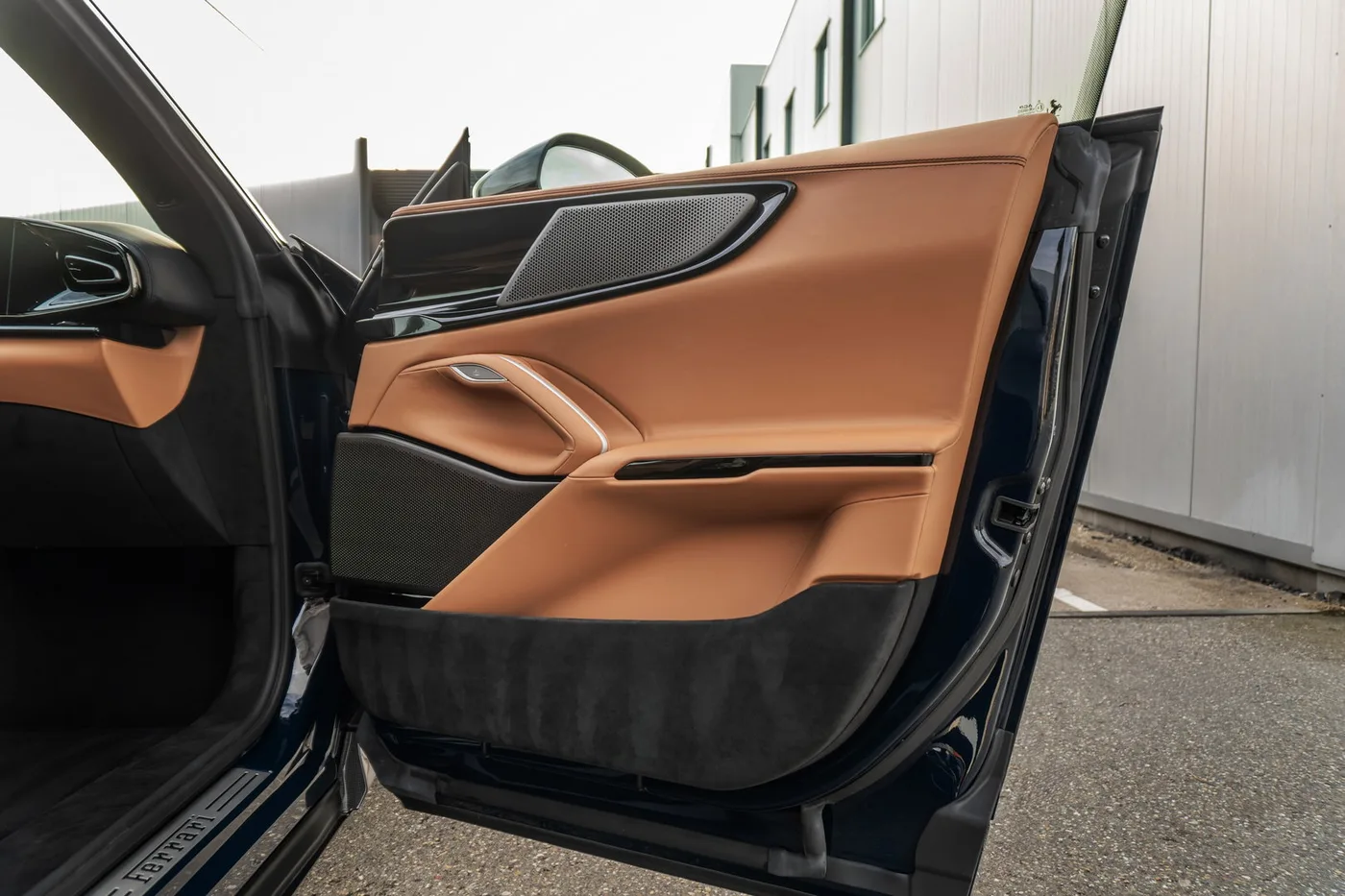 2025 Ferrari Purosangue proposée par un spécialiste de la supercar à Woerden, Pays-Bas, photo 22 sur 25