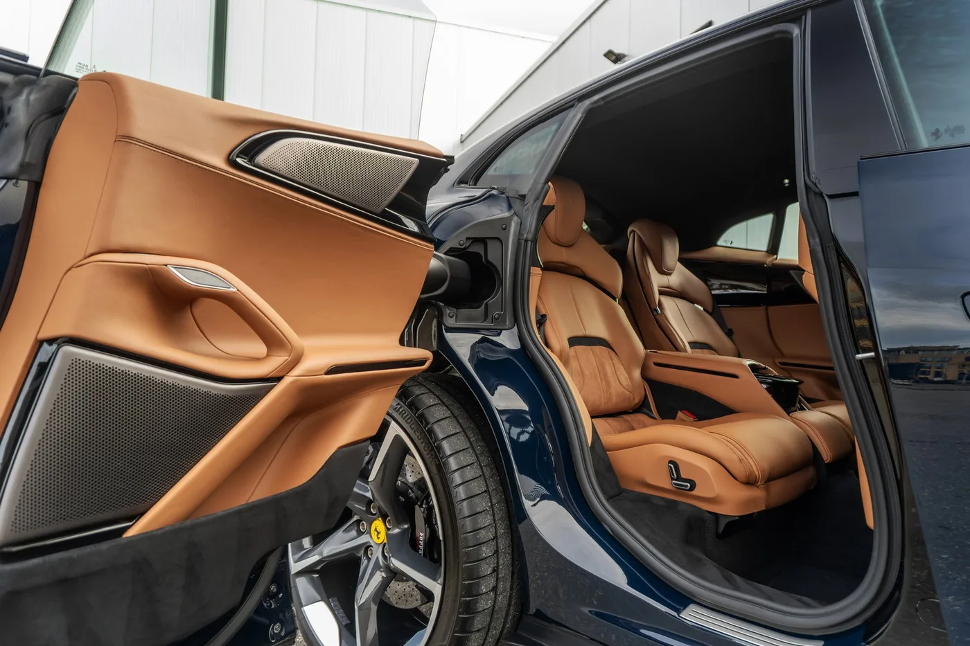 2025 Ferrari Purosangue proposée par un spécialiste de la supercar à Woerden, Pays-Bas, photo 23 sur 25