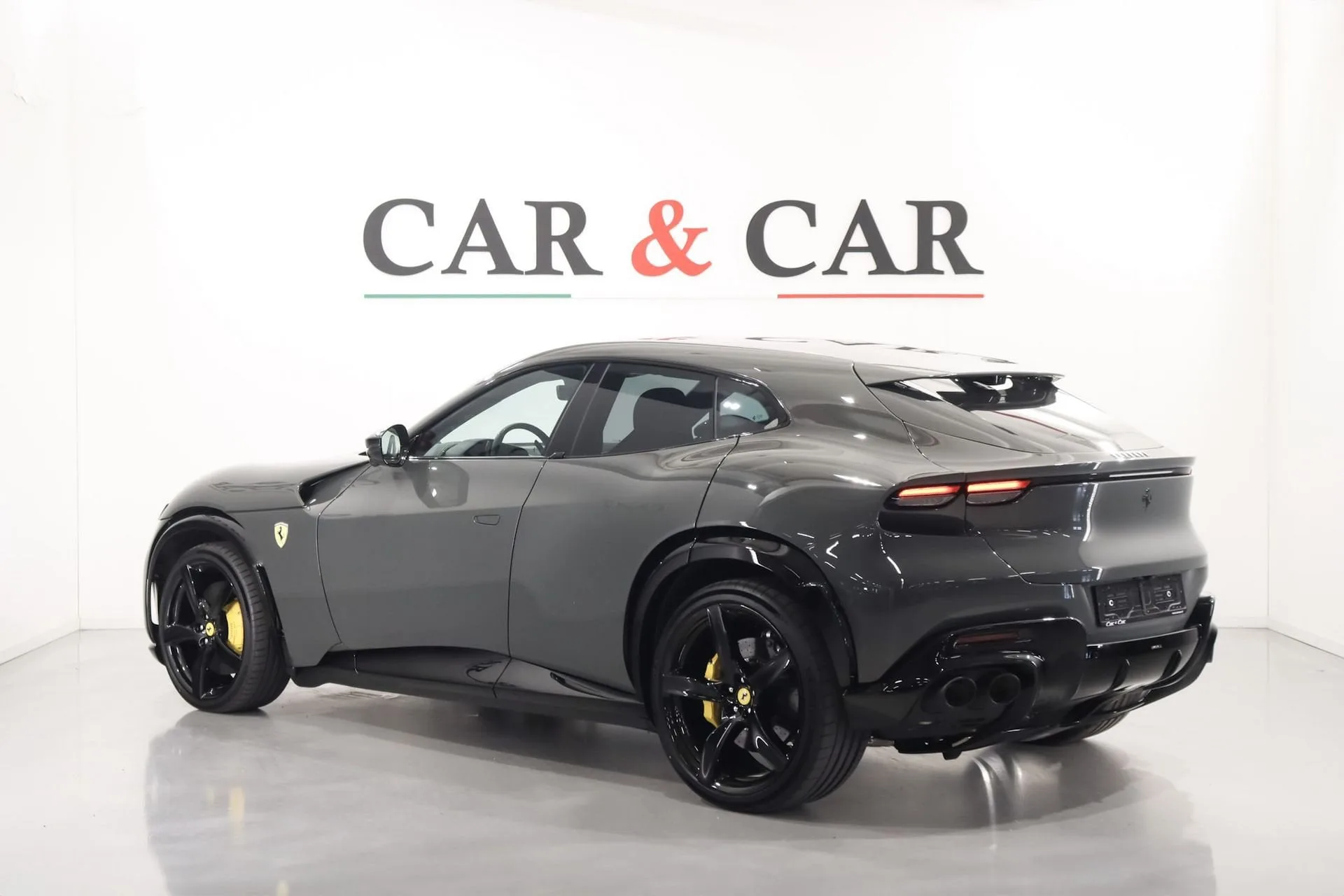 2025 Ferrari Purosangue, 2/26