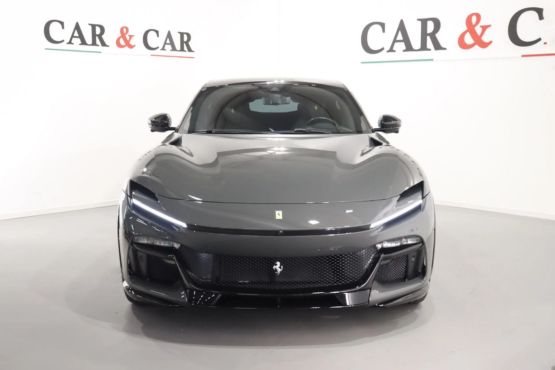 2025 Ferrari Purosangue, 3/26