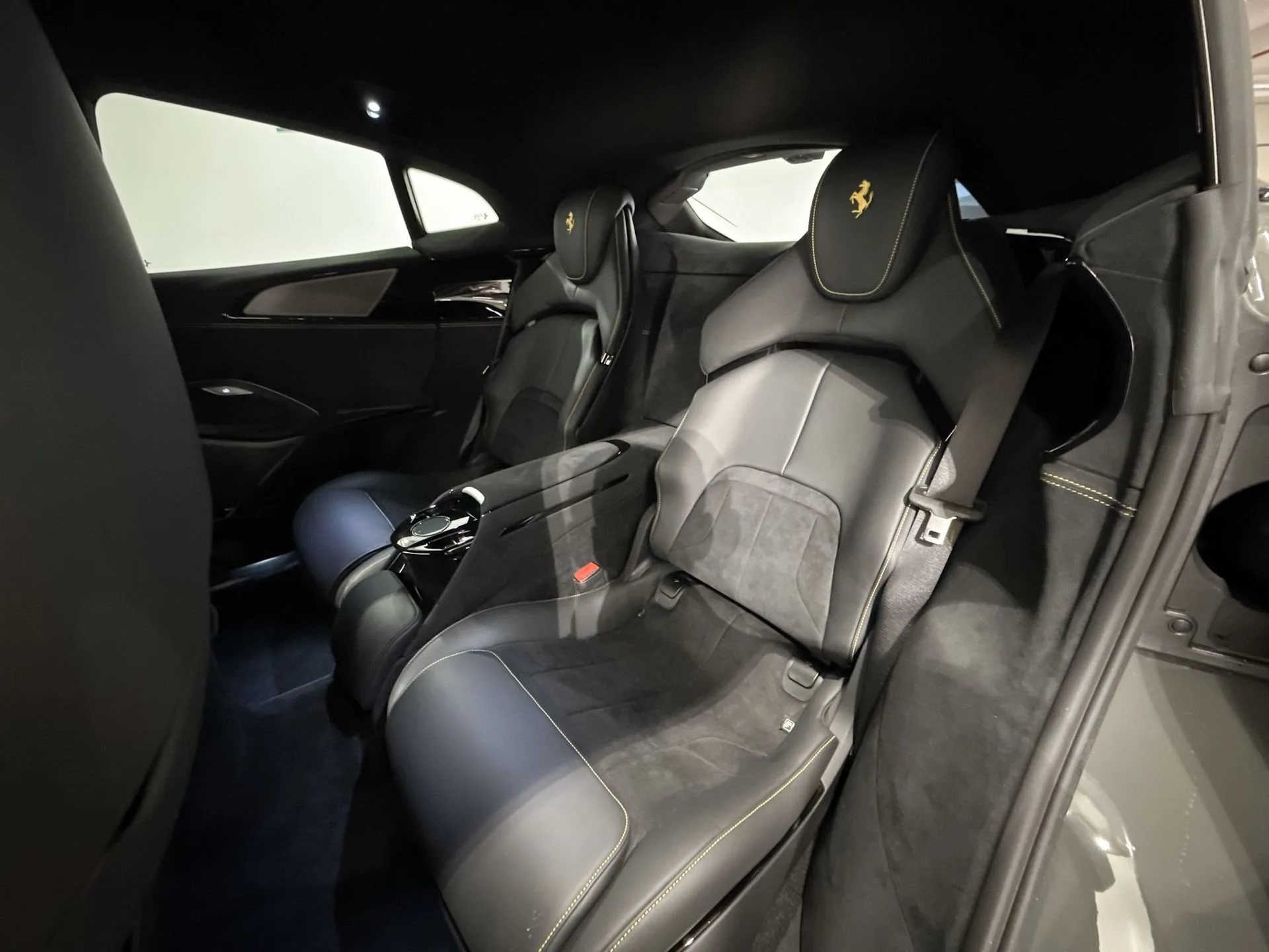 2025 Ferrari Purosangue, 18/26