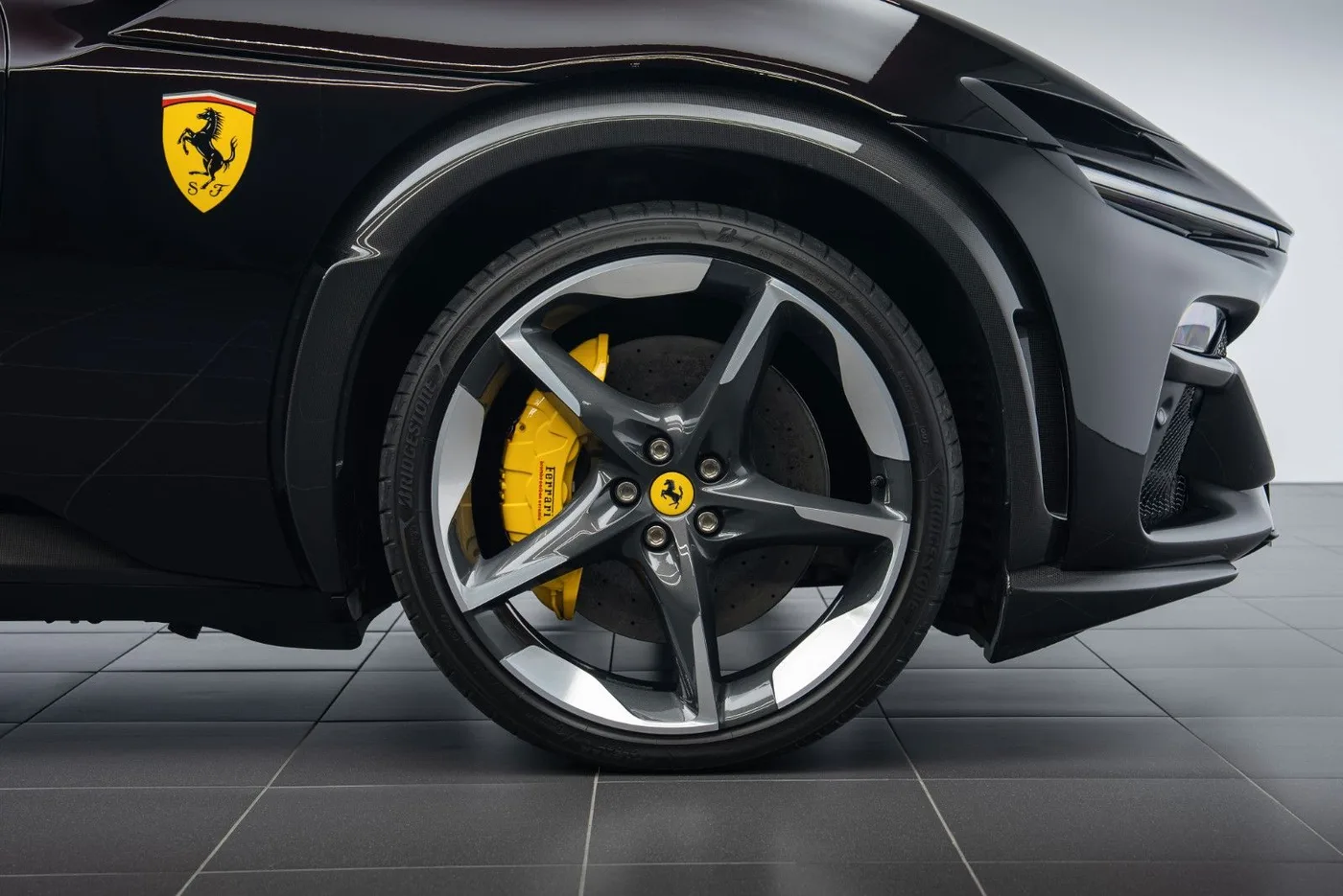 2025 Ferrari Purosangue proposée par un concessionnaire spécialisé à Putzbrunn, Allemagne, photo 11 sur 25
