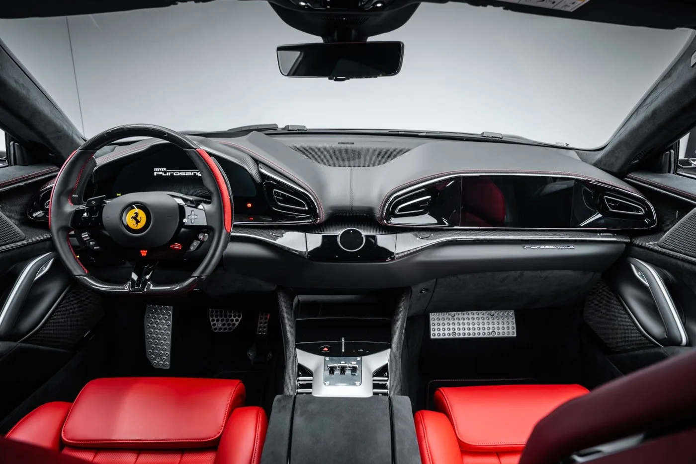 2025 Ferrari Purosangue proposée par un concessionnaire spécialisé à Putzbrunn, Allemagne, photo 18 sur 25