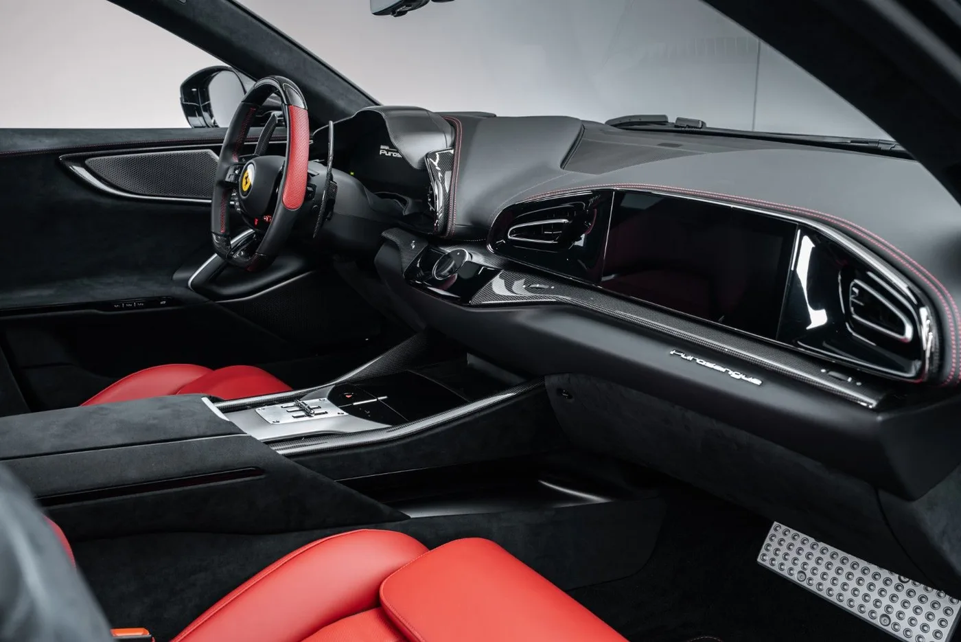 2025 Ferrari Purosangue proposée par un concessionnaire spécialisé à Putzbrunn, Allemagne, photo 20 sur 25
