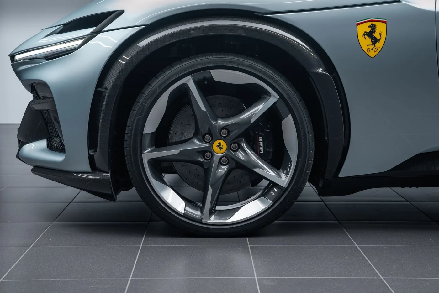 2025 Ferrari Purosangue proposée par un concessionnaire spécialisé à Putzbrunn, Allemagne, photo 5 sur 25