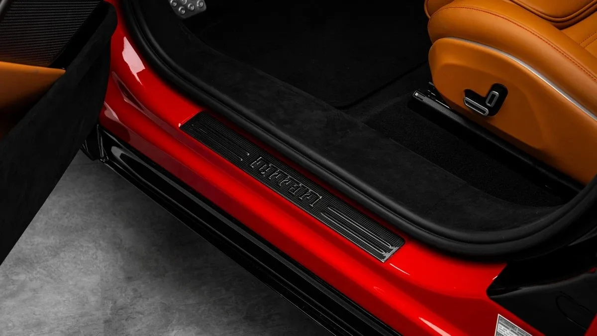 2025 Ferrari Purosangue angeboten von einem Fachhändler in Dubai, Vereinigte Arabische Emirate, Foto 10 von 25