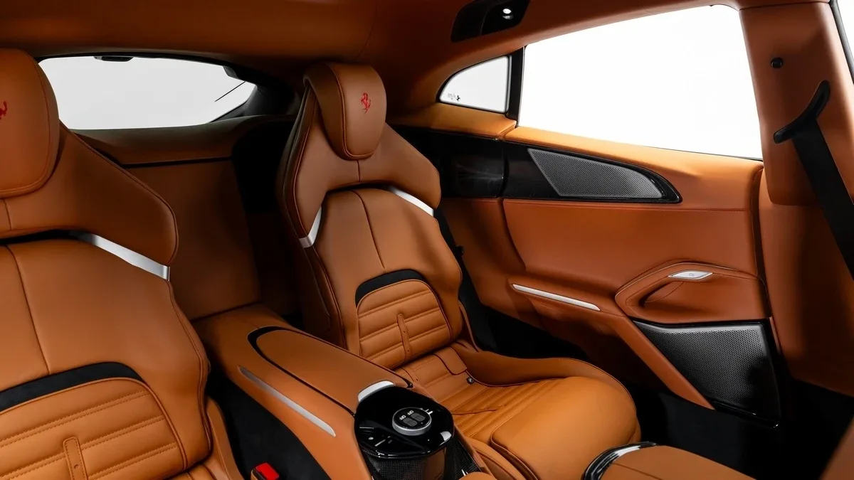 2025 Ferrari Purosangue angeboten von einem Fachhändler in Dubai, Vereinigte Arabische Emirate, Foto 25 von 25