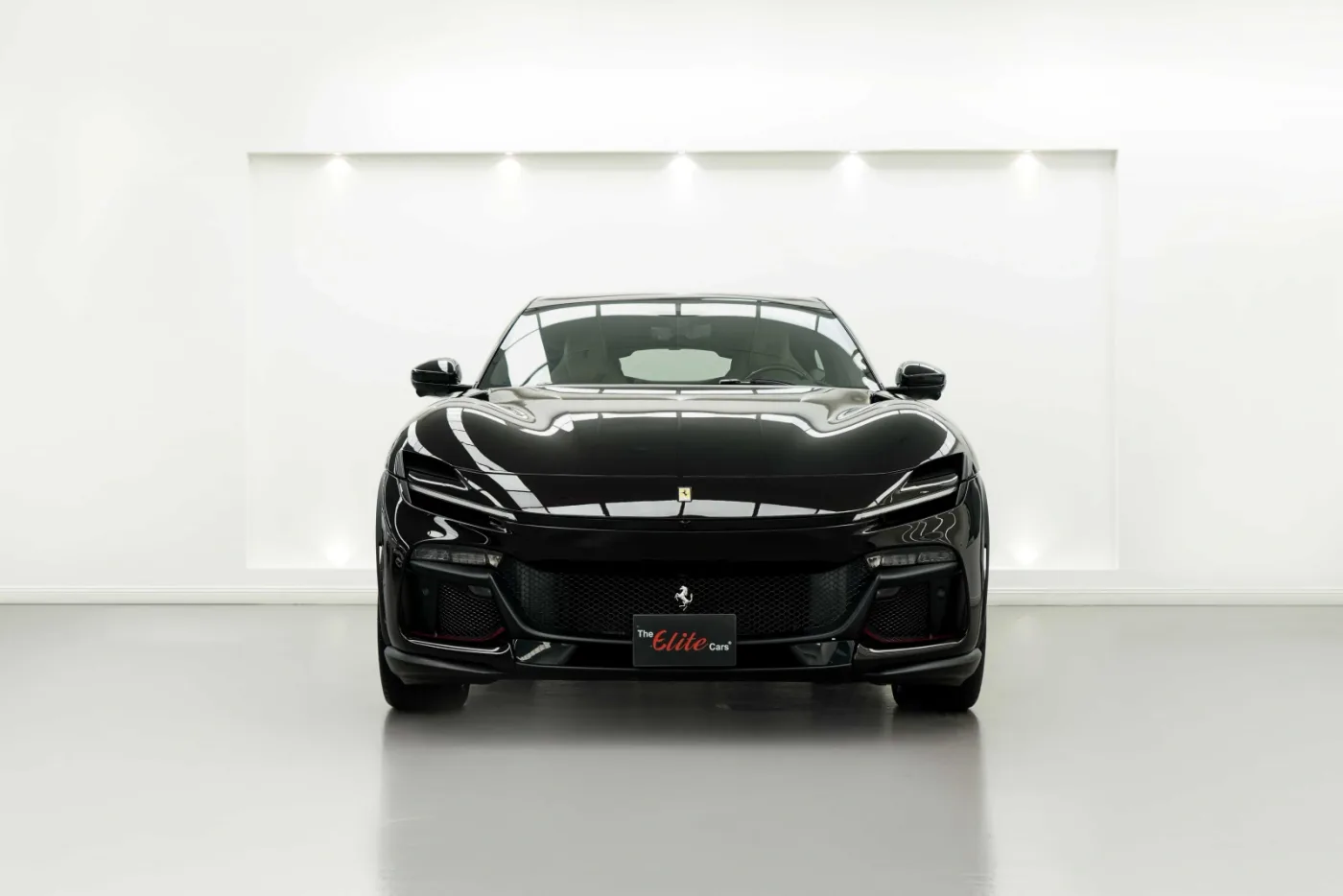 2025 Ferrari Purosangue proposée par un concessionnaire spécialisé à Dubai, Émirats arabes unis, photo 6 sur 10