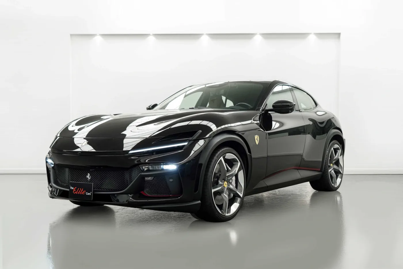 2025 Ferrari Purosangue proposée par un concessionnaire spécialisé à Dubai, Émirats arabes unis, photo 8 sur 10