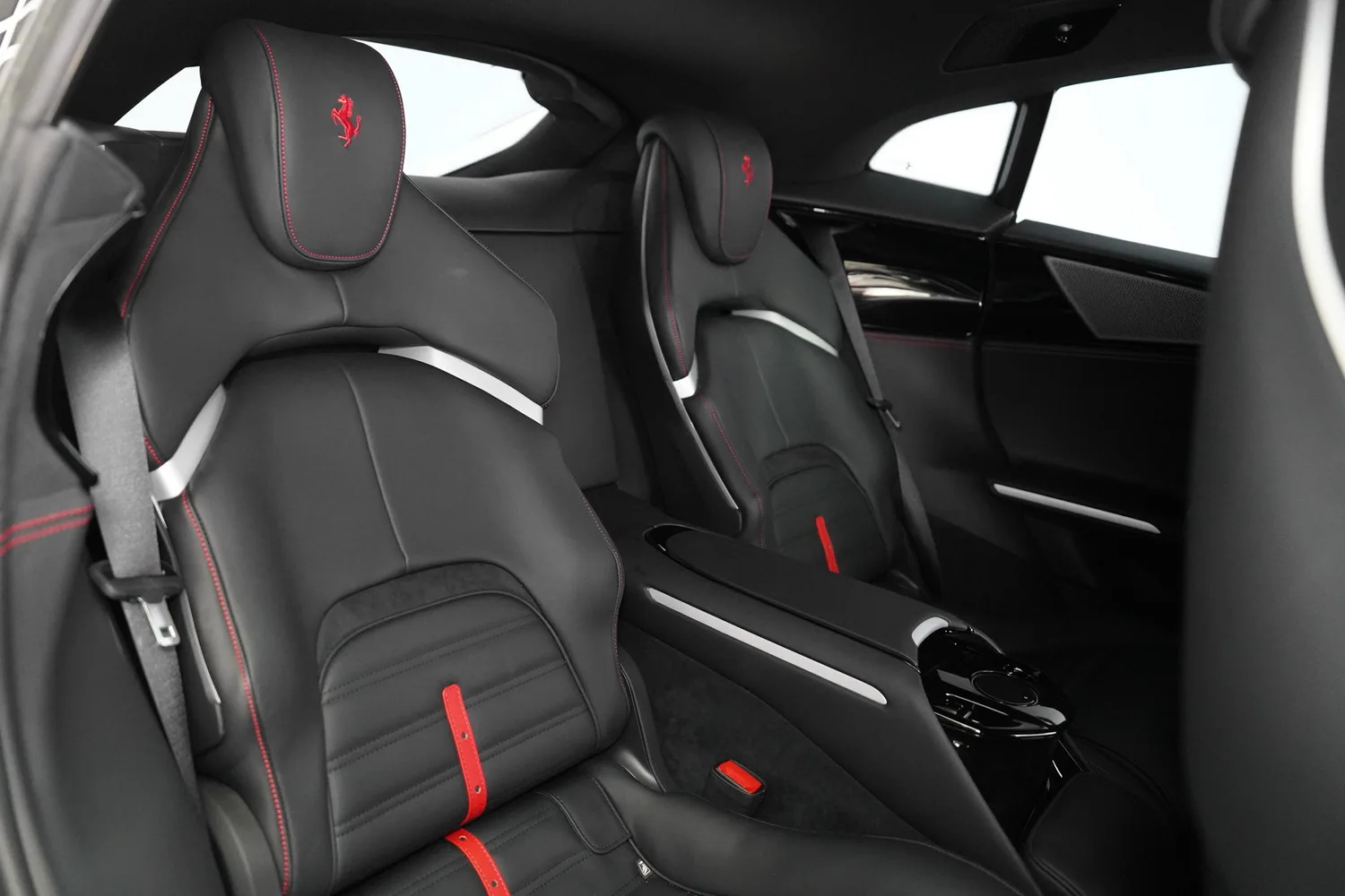 2025 Ferrari Purosangue, 17/20
