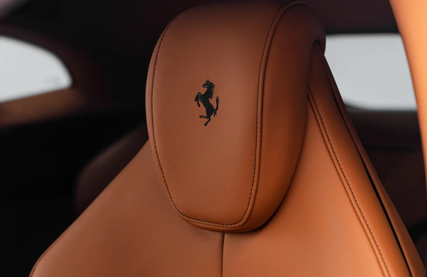 2025 Ferrari Purosangue angeboten von einem Fachhändler in Dubai, Vereinigte Arabische Emirate, Foto 8 von 10