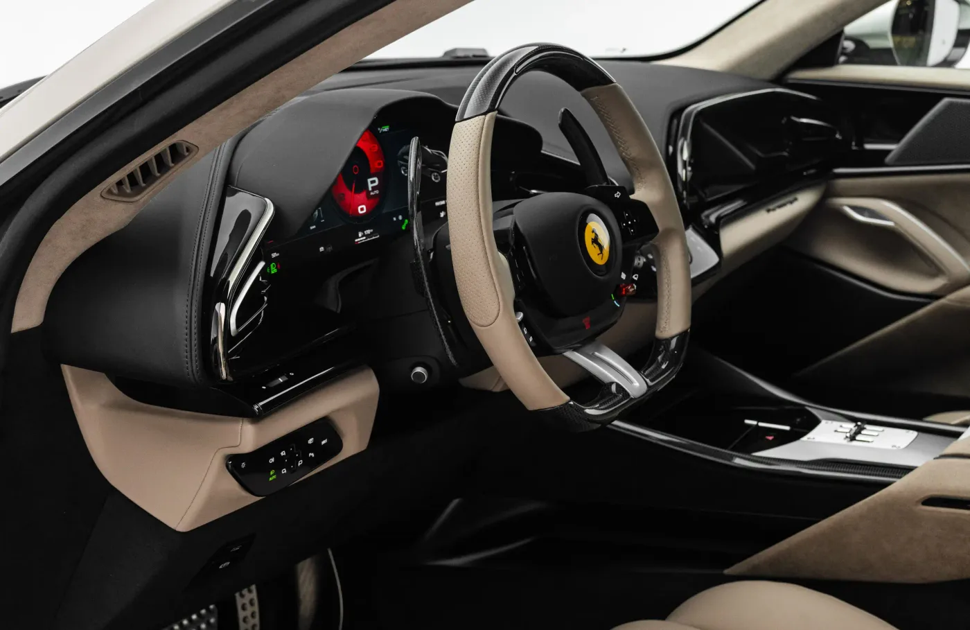 2025 Ferrari Purosangue angeboten von einem Fachhändler in Dubai, Vereinigte Arabische Emirate, Foto 5 von 10