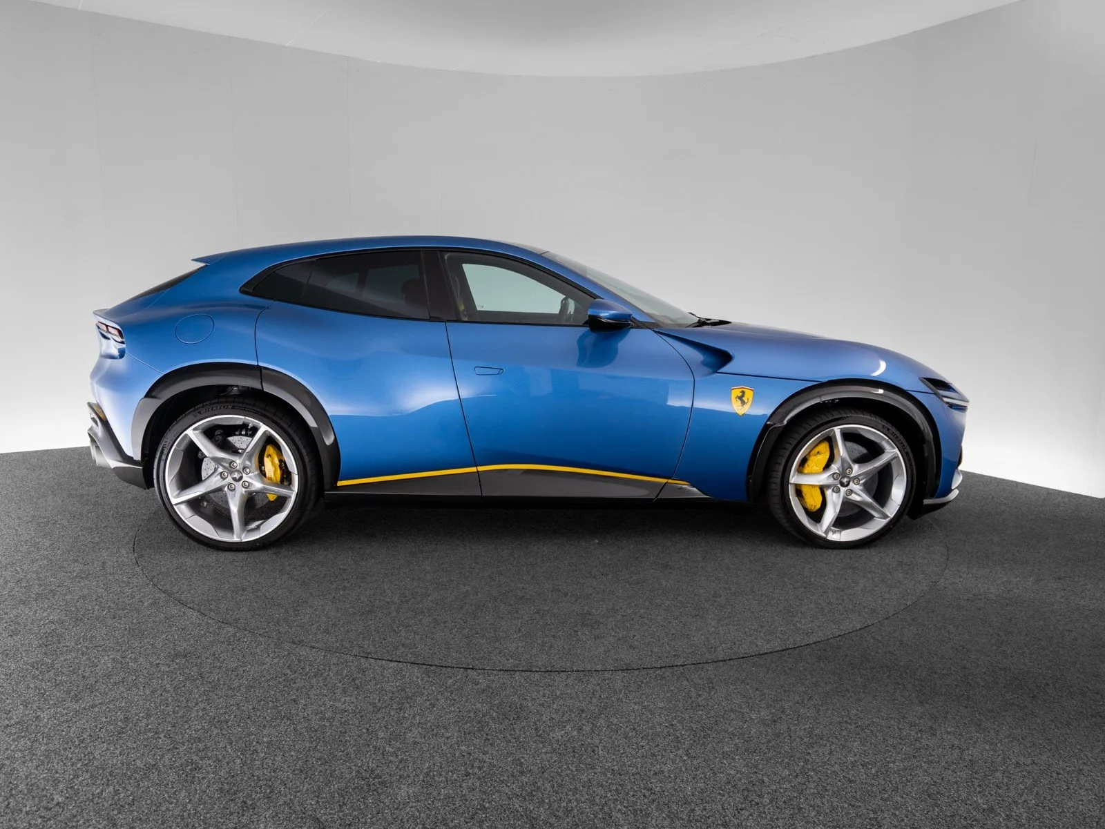 2025 Ferrari Purosangue, 4/30