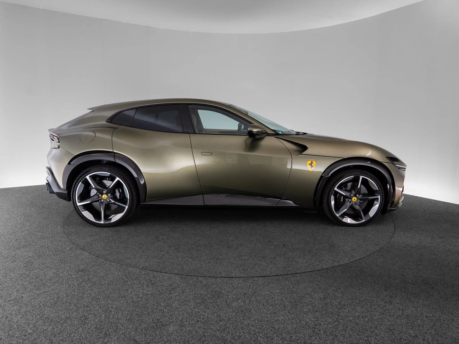 2025 Ferrari Purosangue, 4/30