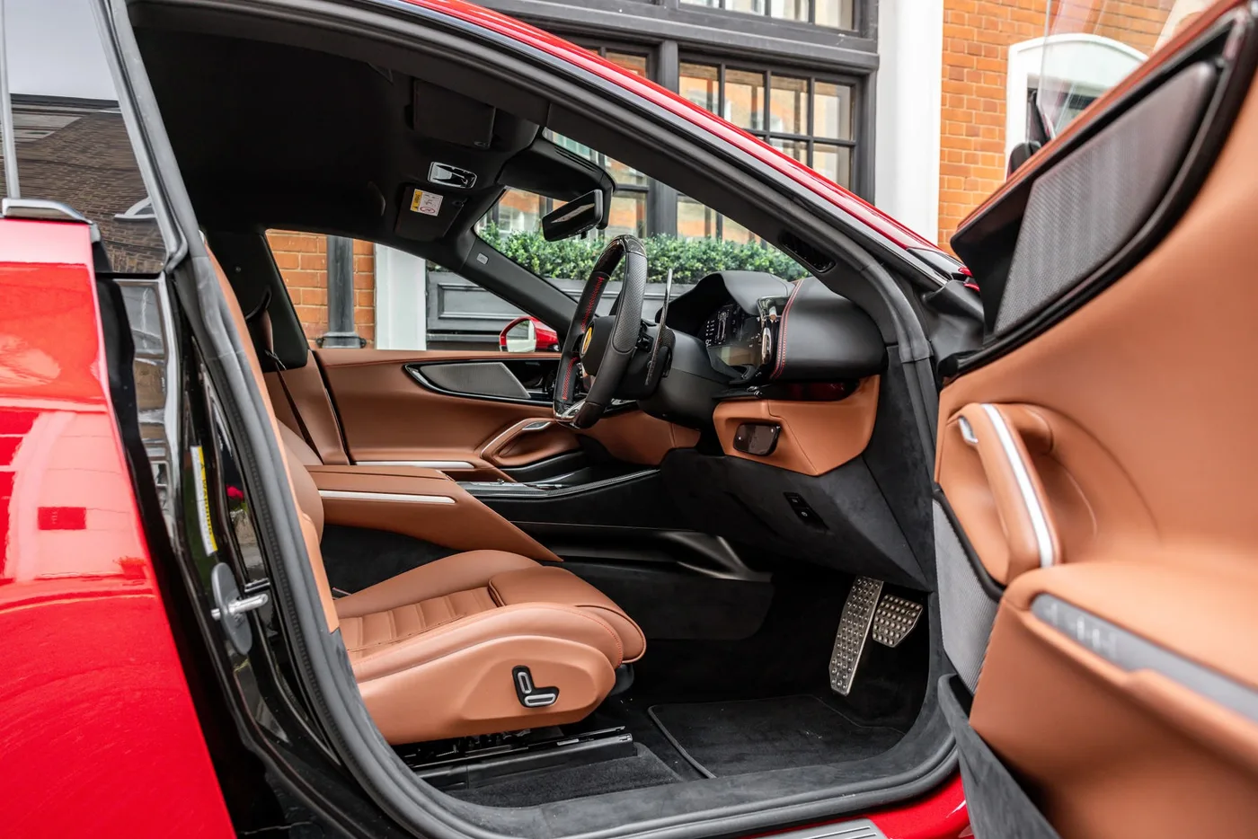 2025 Ferrari Purosangue angeboten von einer Vertragshändlergruppe in Mayfair, Vereinigtes Königreich, Foto 4 von 25