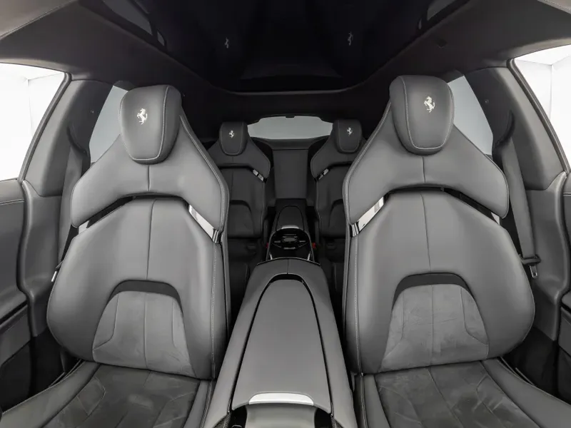 2025 Ferrari Purosangue, 10/30