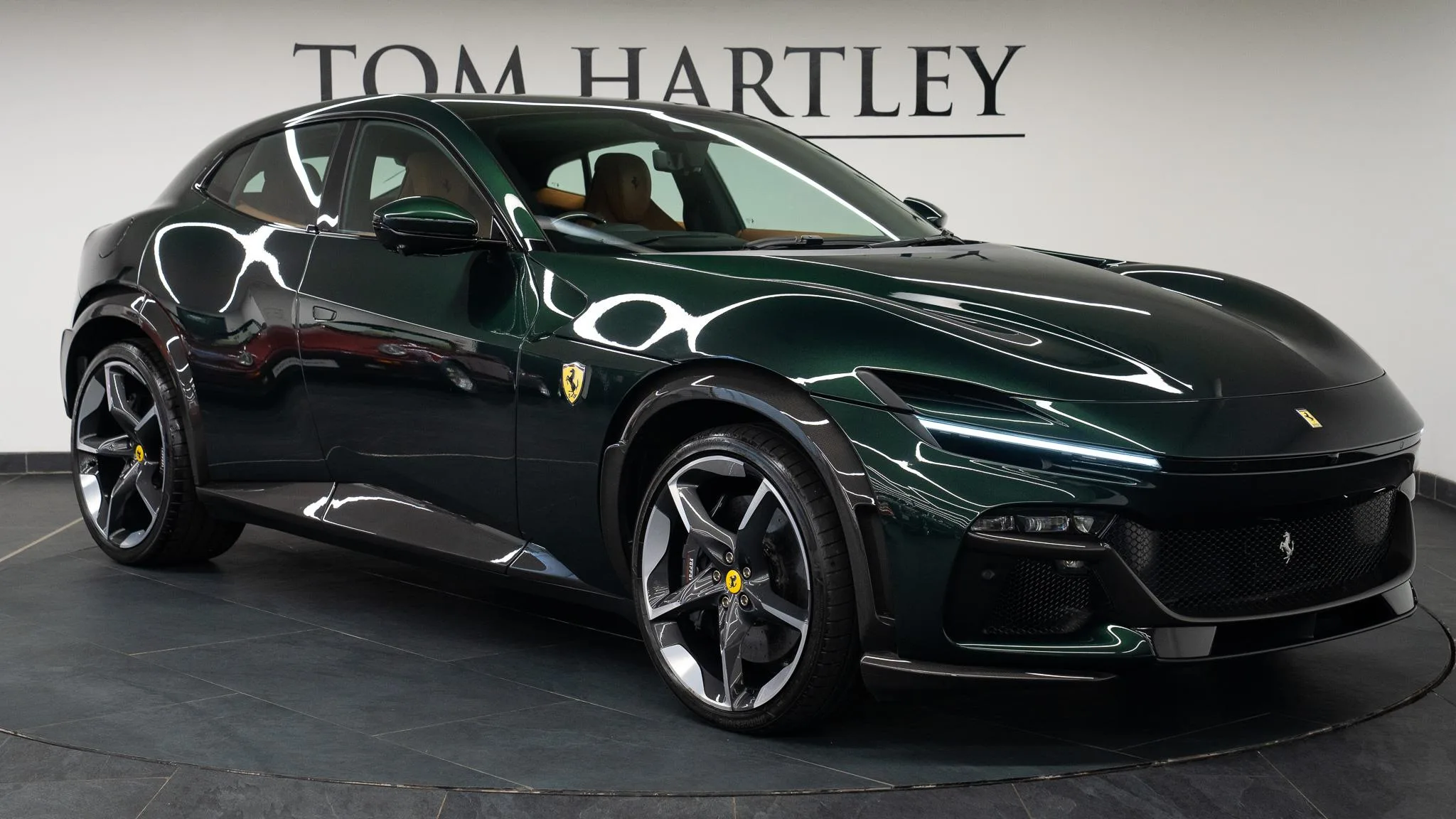 2025 Ferrari Purosangue proposée par un concessionnaire spécialisé à Swadlincote, Royaume-Uni, photo principale
