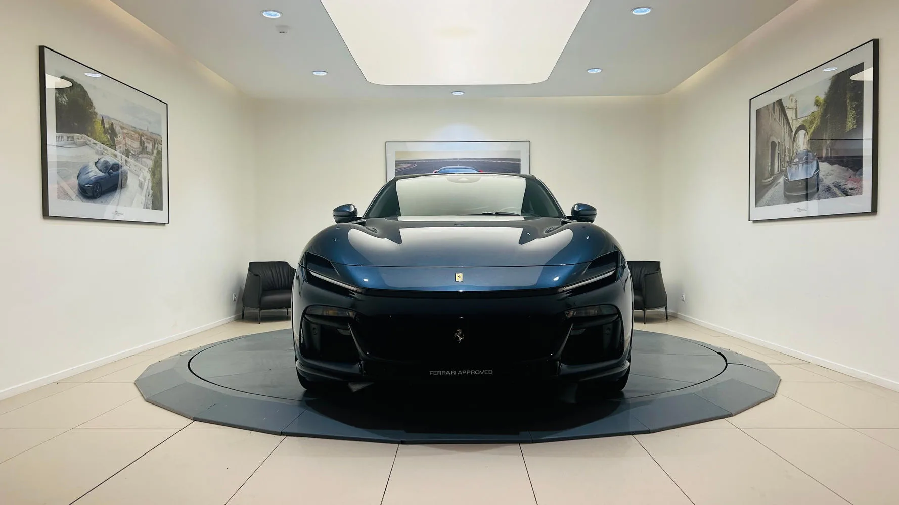 2025 Ferrari Purosangue proposée par un concessionnaire spécialisé à Balma, France, photo principale