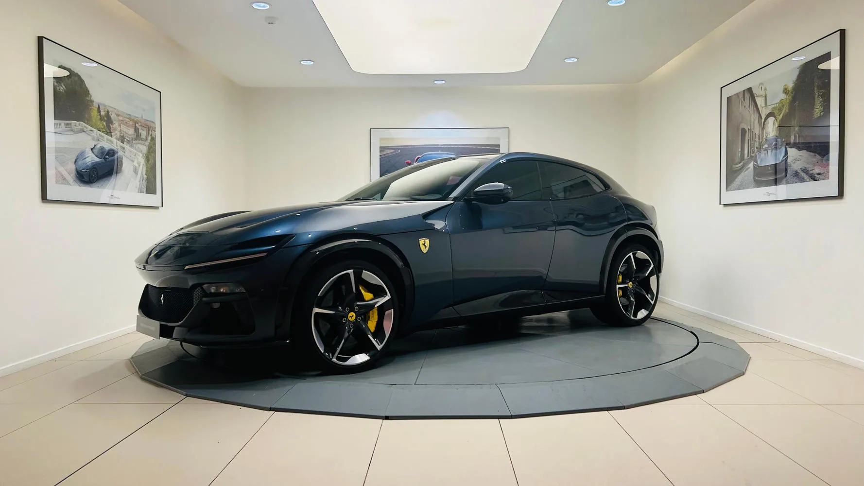 2025 Ferrari Purosangue, 2/30