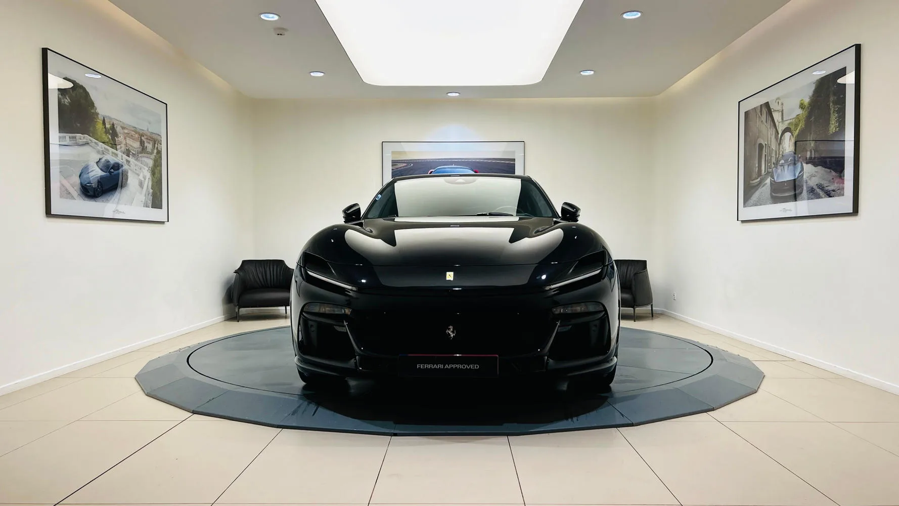 2025 Ferrari Purosangue proposée par un concessionnaire spécialisé à Balma, France, photo principale