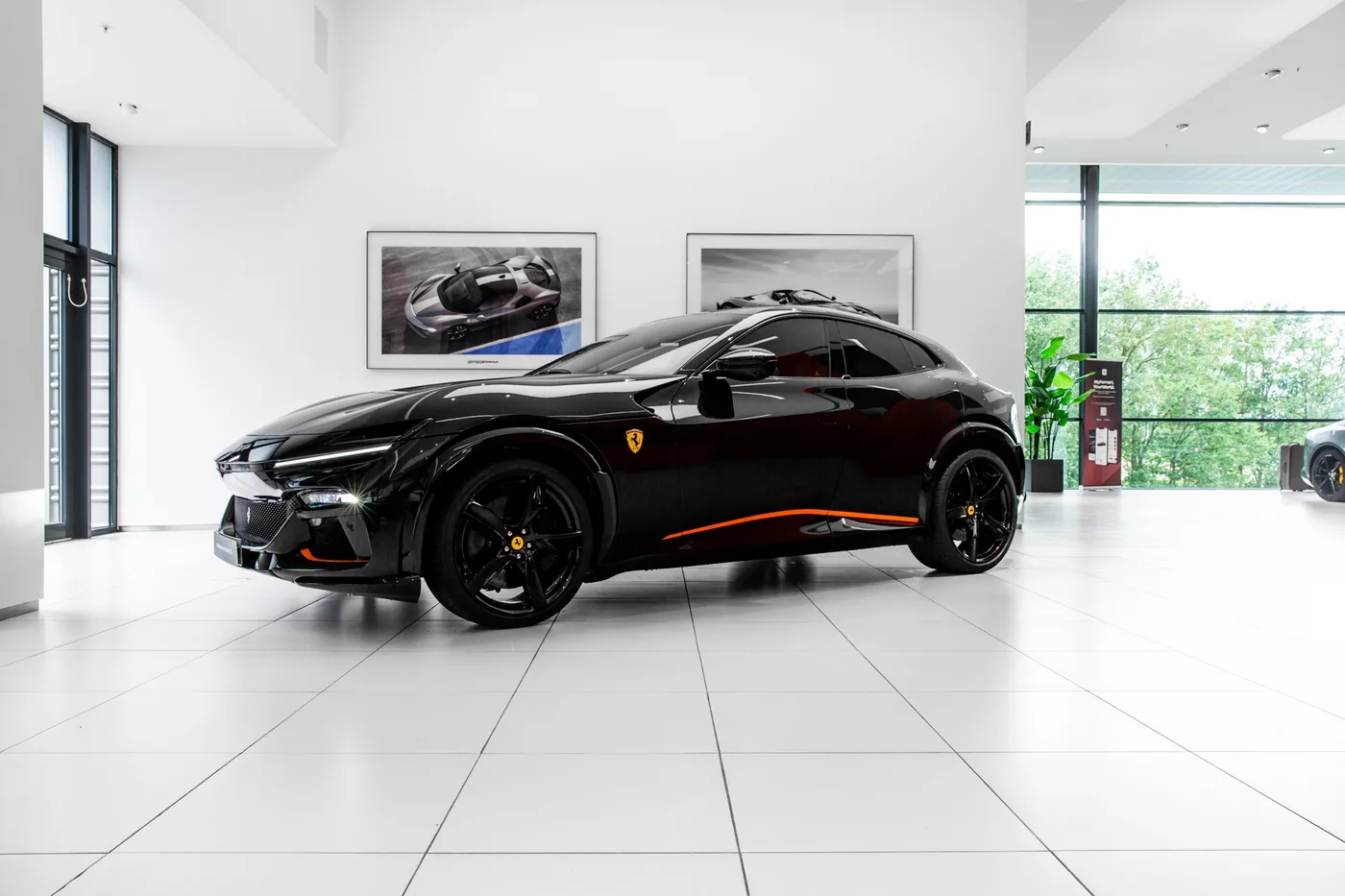 2025 Ferrari Purosangue proposée par un concessionnaire spécialisé à Hengelo, Pays-Bas, photo 2 sur 15