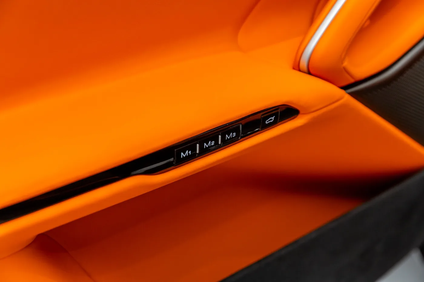 2025 Ferrari Purosangue proposée par un concessionnaire spécialisé à Hengelo, Pays-Bas, photo 11 sur 15
