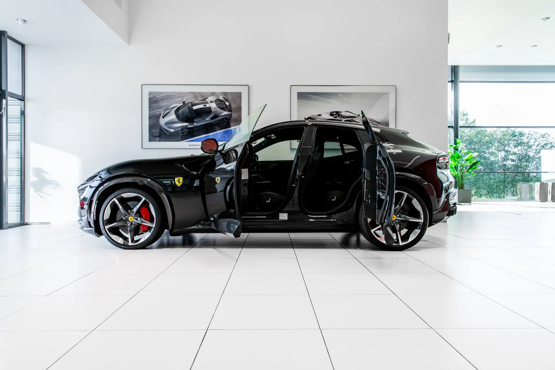 2025 Ferrari Purosangue, 4/30