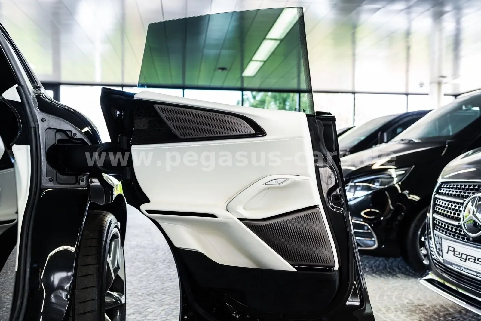 2025 Ferrari Purosangue, 29/30