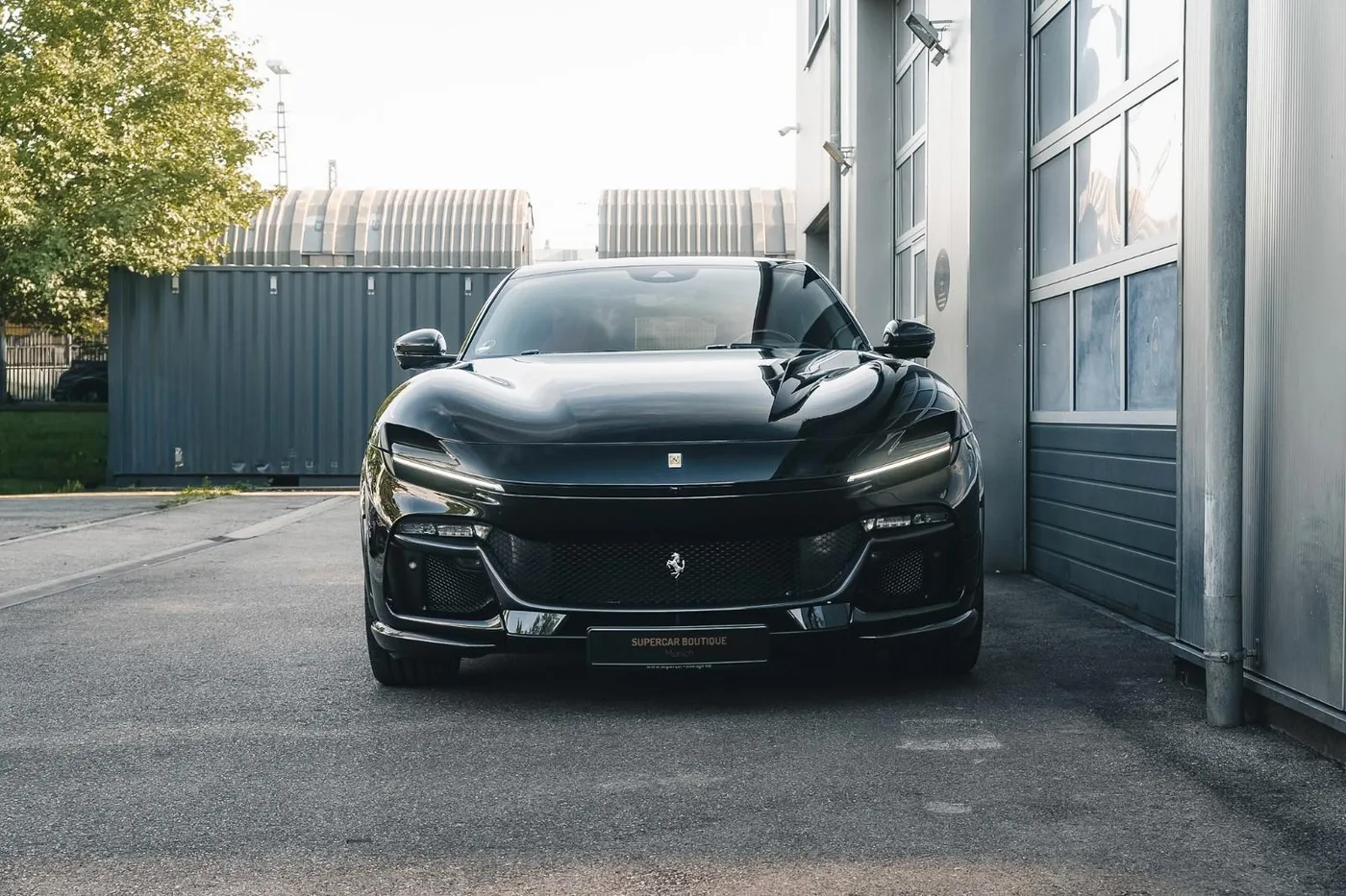2025 Ferrari Purosangue angeboten von einem Supersportwagenhändler in Munich, Deutschland, Foto 4 von 14