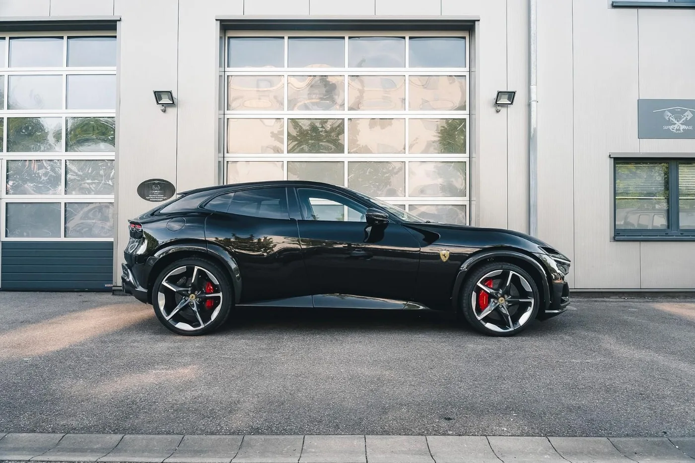 2025 Ferrari Purosangue angeboten von einem Supersportwagenhändler in Munich, Deutschland, Foto 5 von 14