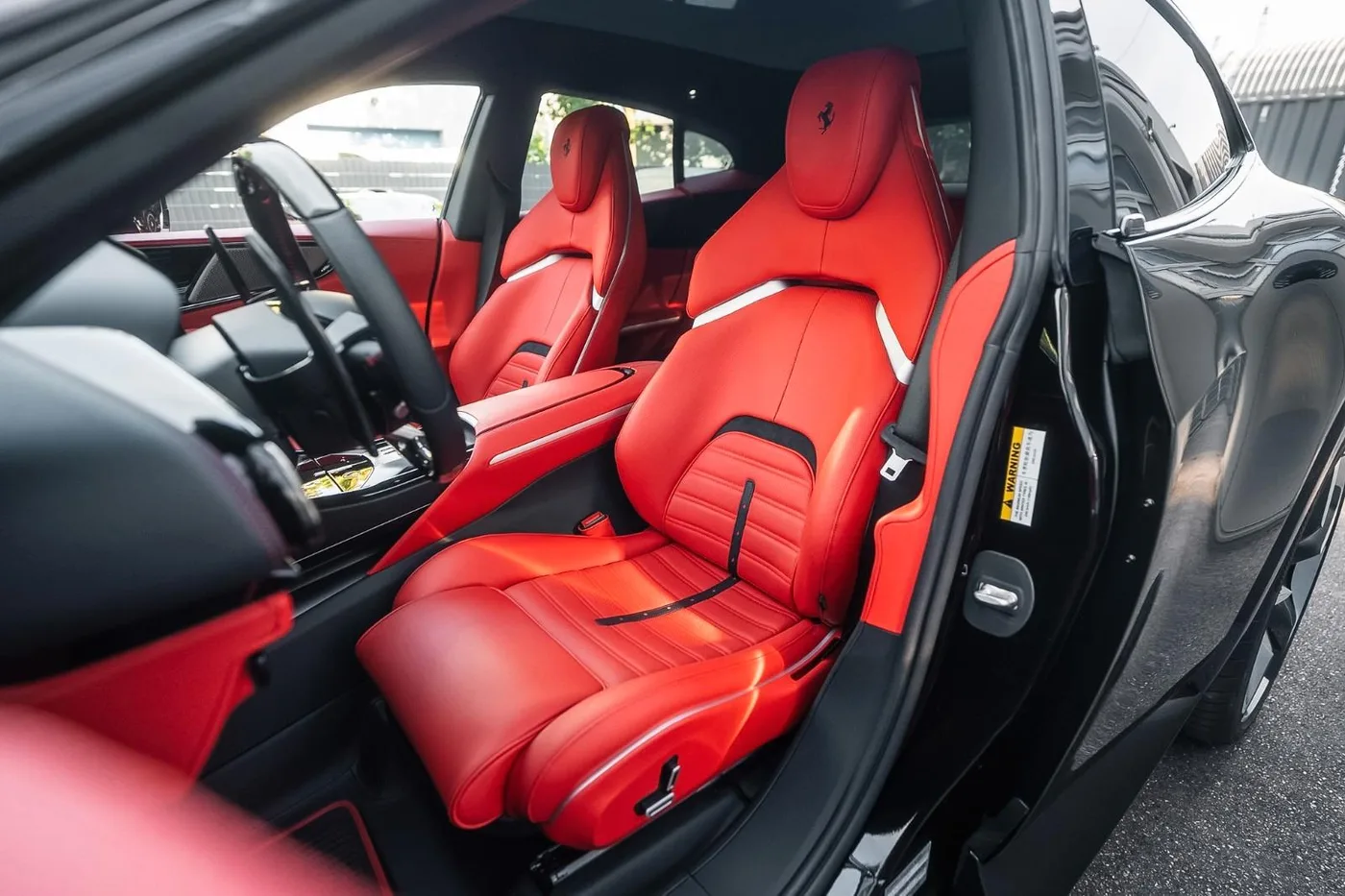2025 Ferrari Purosangue angeboten von einem Supersportwagenhändler in Munich, Deutschland, Foto 8 von 14
