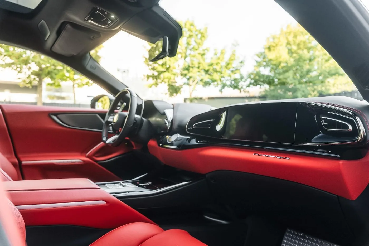 2025 Ferrari Purosangue angeboten von einem Supersportwagenhändler in Munich, Deutschland, Foto 9 von 14