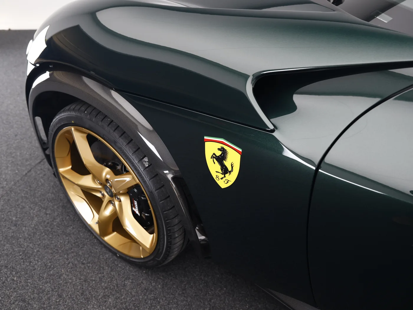 2025 Ferrari Purosangue angeboten von einem Fachhändler in Frankfurt am Main, Deutschland, Foto 11 von 15