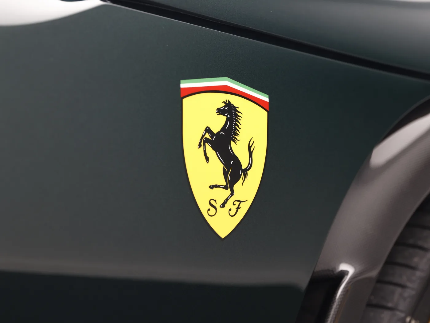 2025 Ferrari Purosangue angeboten von einem Fachhändler in Frankfurt am Main, Deutschland, Foto 12 von 15