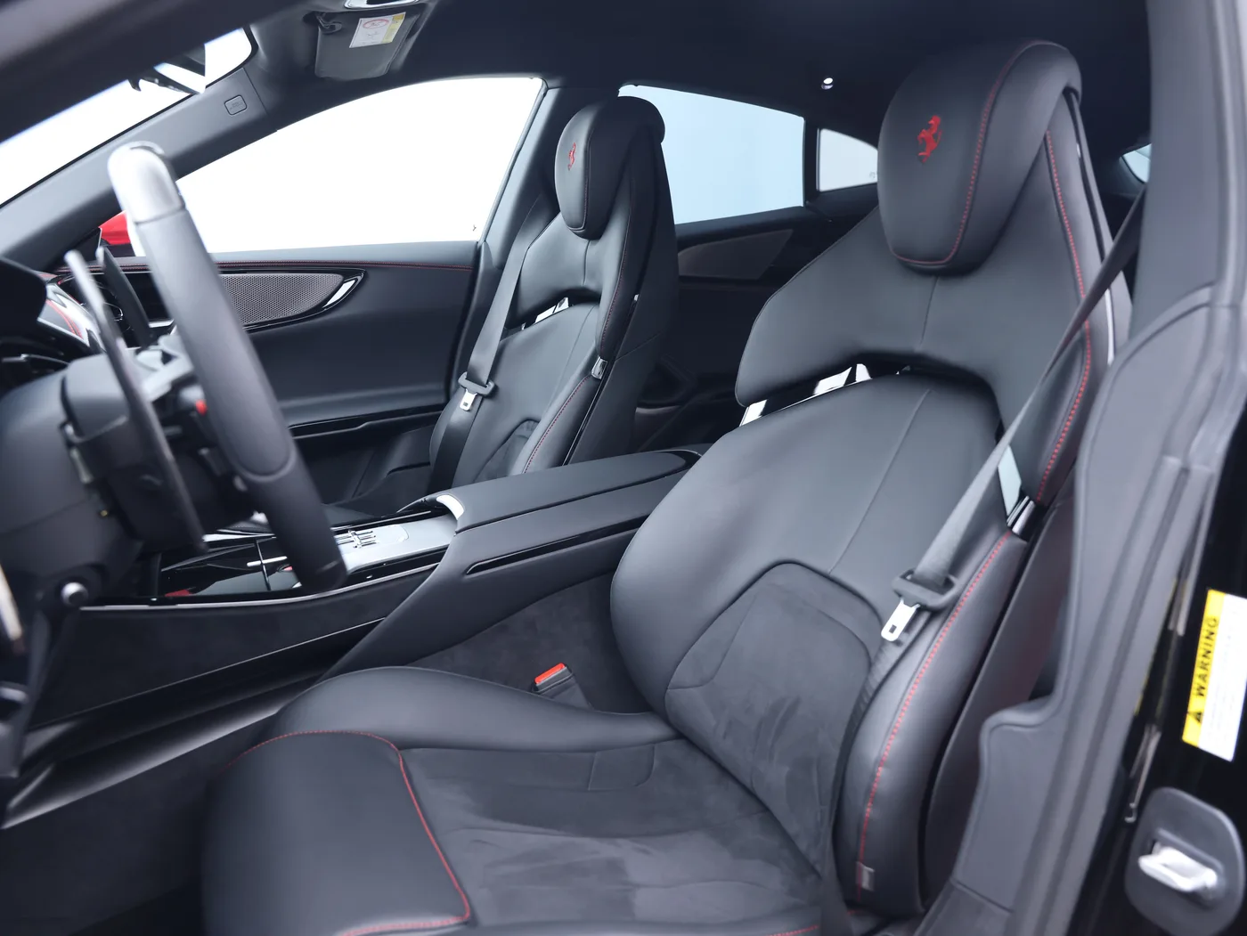 2025 Ferrari Purosangue proposée par un concessionnaire spécialisé à Frankfurt am Main, Allemagne, photo 6 sur 15