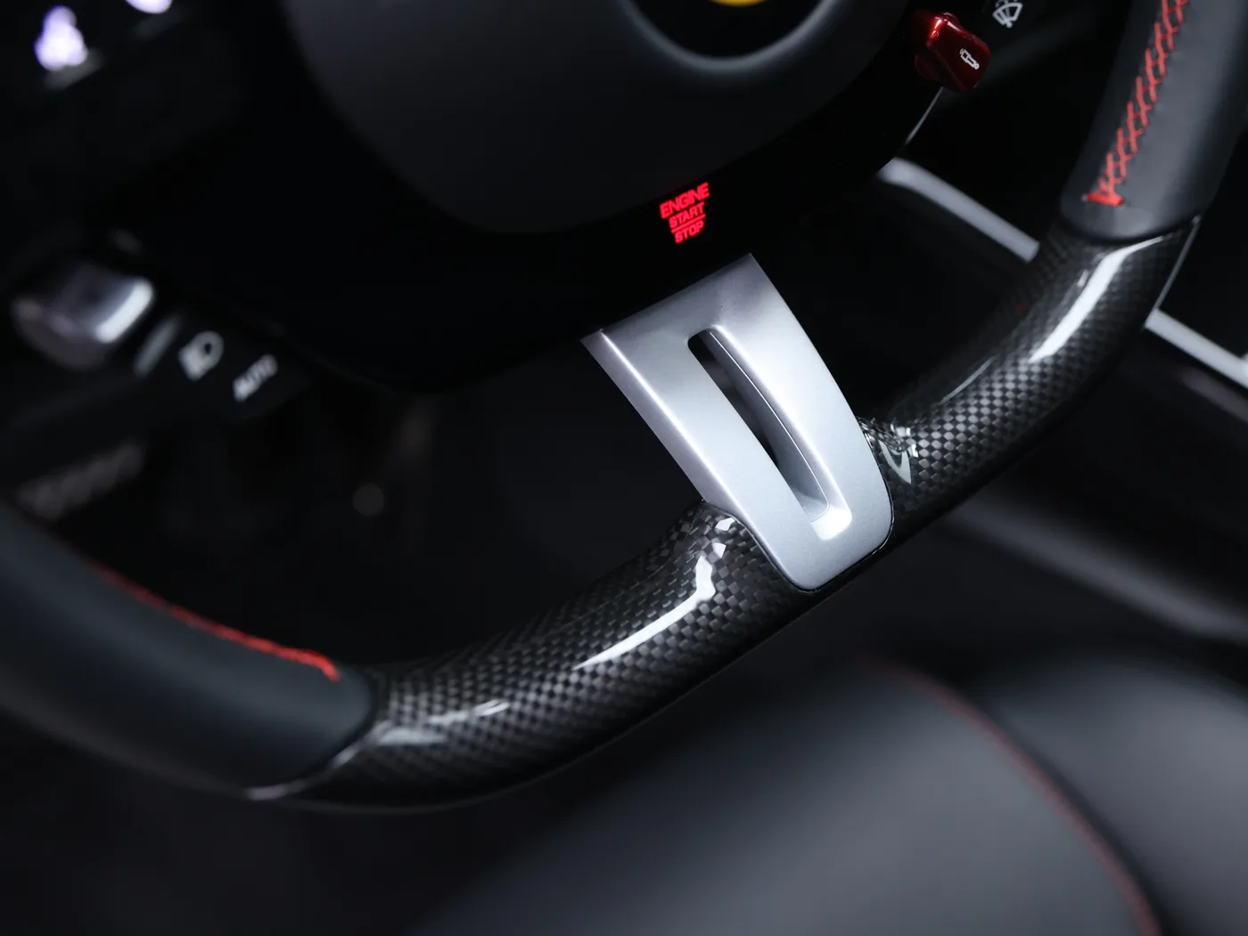 2025 Ferrari Purosangue proposée par un concessionnaire spécialisé à Frankfurt am Main, Allemagne, photo 9 sur 15