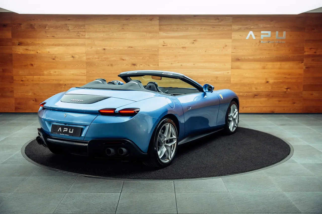2025 Ferrari Roma Spider proposée par un concessionnaire spécialisé à Uznach, Suisse, photo principale